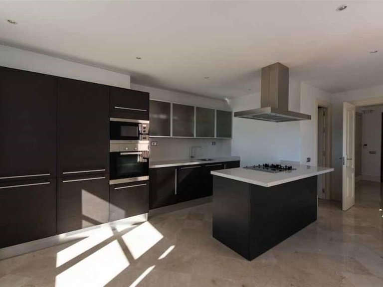 Town House for Sale in Benahavís, Malaga 8