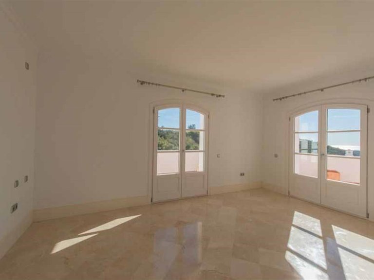 Town House for Sale in Benahavís, Malaga 9