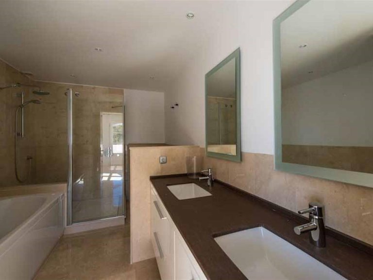 Town House for Sale in Benahavís, Malaga 12