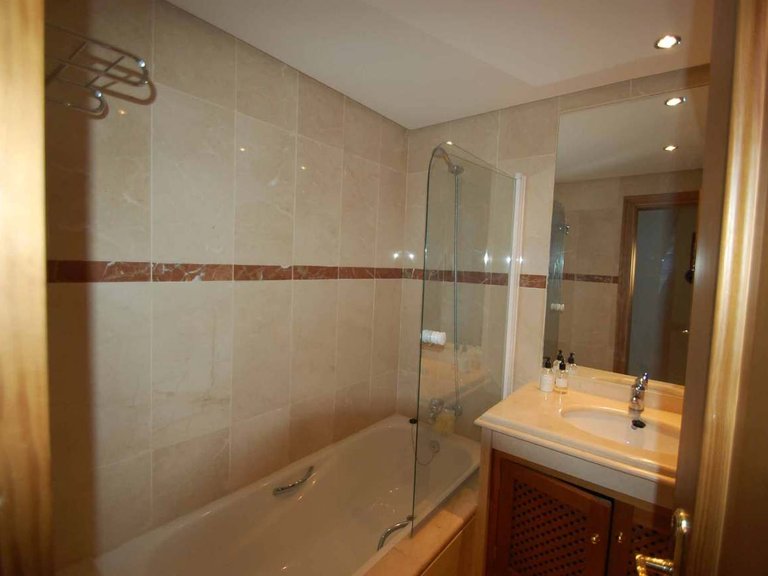 Apartment for Sale in New Golden Mile, Estepona, Malaga 5
