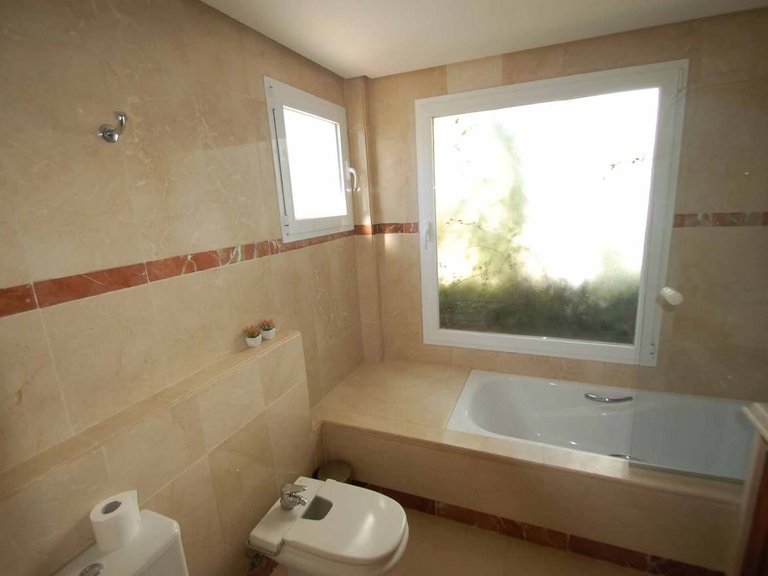 Apartment for Sale in New Golden Mile, Estepona, Malaga 7