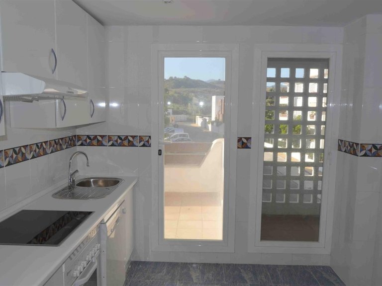 Apartment for Sale in New Golden Mile, Estepona, Malaga 4