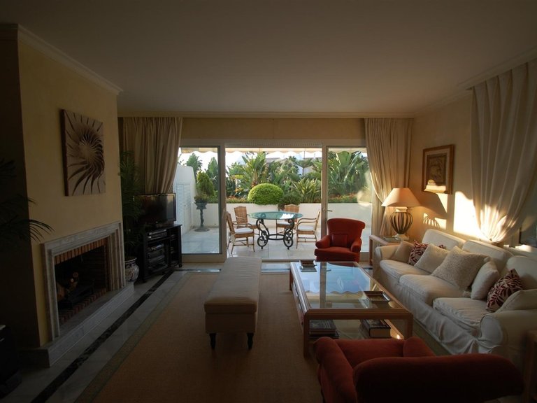 Apartment for Sale in Bahía de Marbella, Marbella, Malaga 2