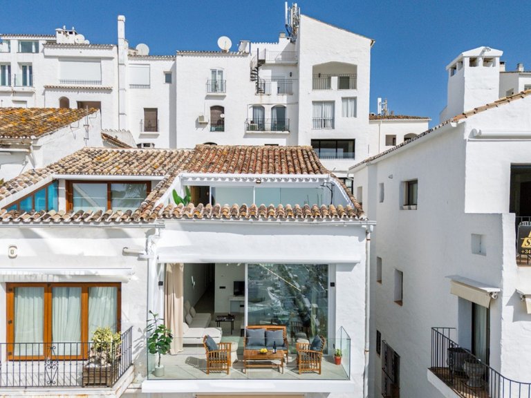 Apartment for Sale in Puerto Banús, Marbella, Malaga 3