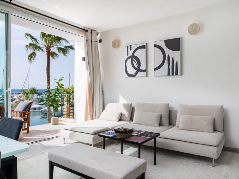 Apartment for Sale in Puerto Banús, Marbella, Malaga 12