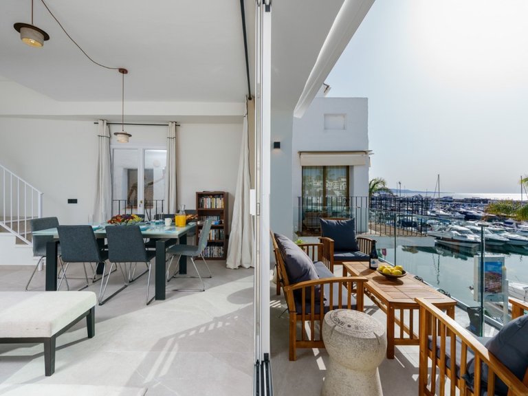 Apartment for Sale in Puerto Banús, Marbella, Malaga 16