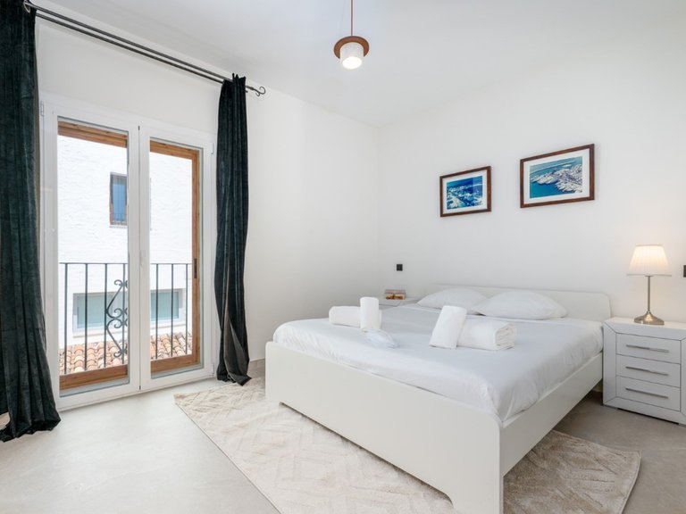 Apartment for Sale in Puerto Banús, Marbella, Malaga 20