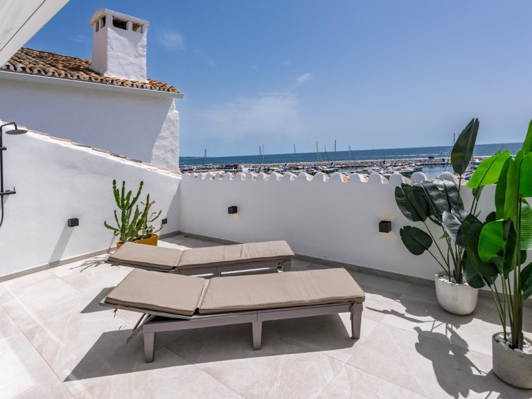 Apartment for Sale in Puerto Banús, Marbella, Malaga 34