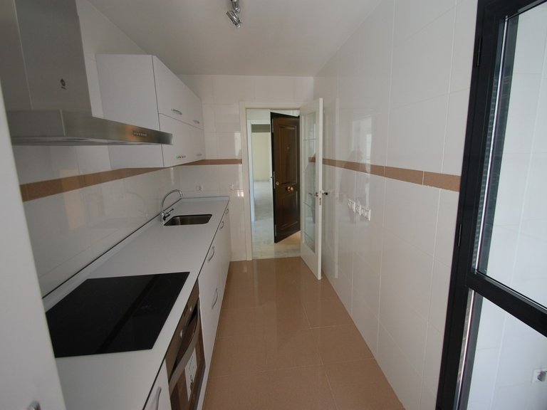 Apartment for Sale in New Golden Mile, Estepona, Malaga 5