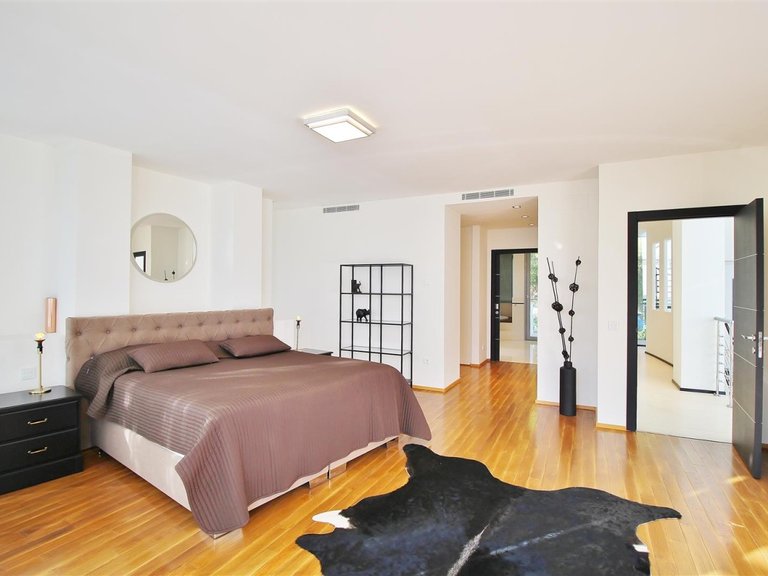 Town House for Sale in Golden Mile, Marbella, Malaga 3