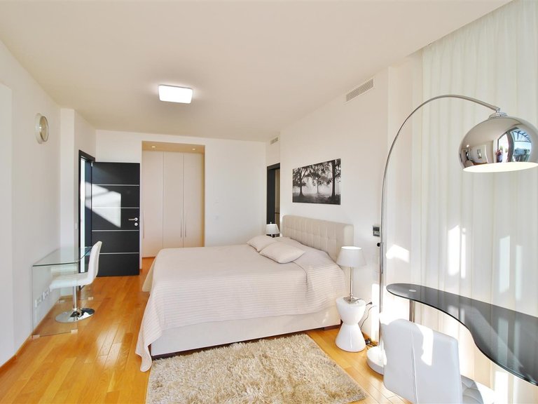 Town House for Sale in Golden Mile, Marbella, Malaga 11