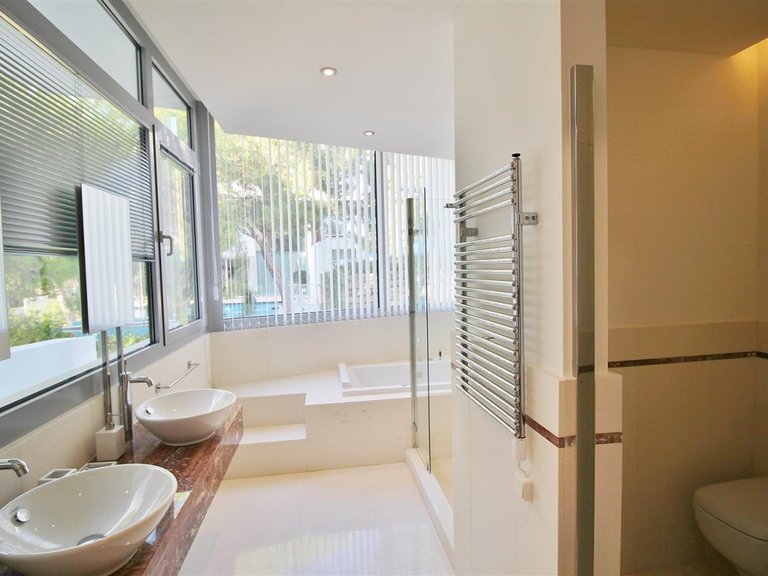 Town House for Sale in Golden Mile, Marbella, Malaga 12