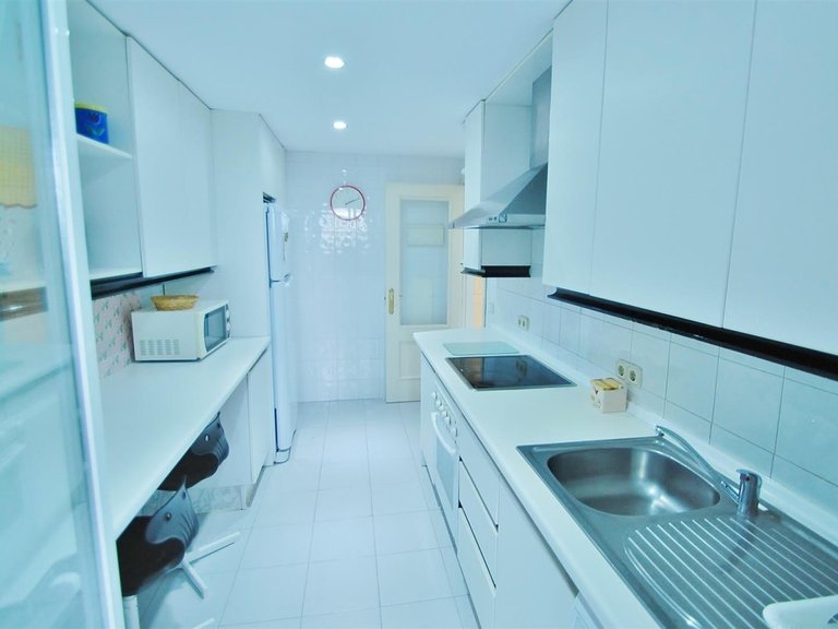 Apartment for Sale in Puerto Banús, Marbella, Malaga 9