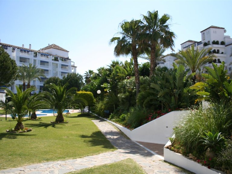 Apartment for Sale in Puerto Banús, Marbella, Malaga 8