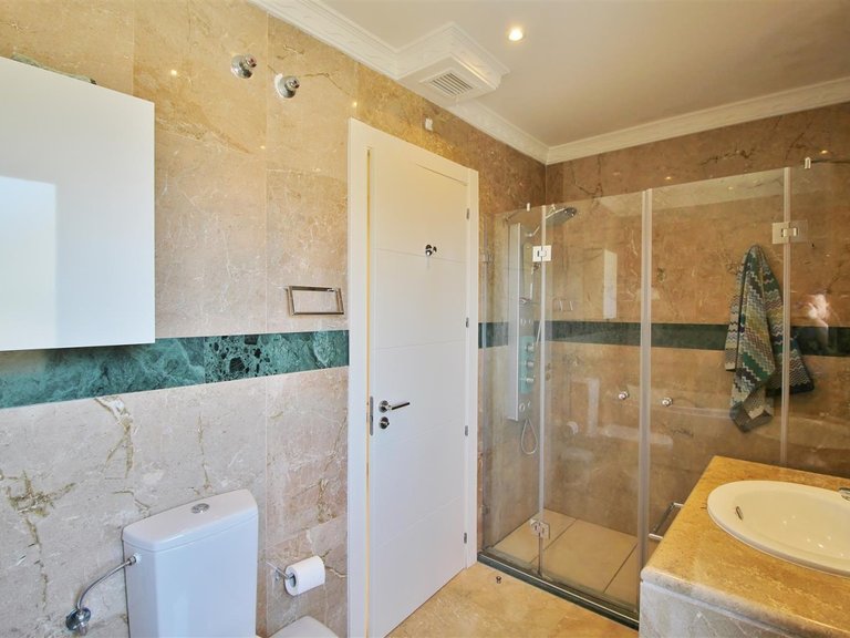 Apartment for Sale in Nueva Andalucía, Marbella, Malaga 12