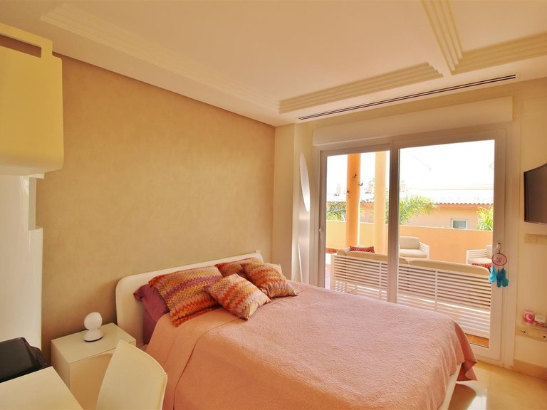 Apartment for Sale in Nueva Andalucía, Marbella, Malaga 15