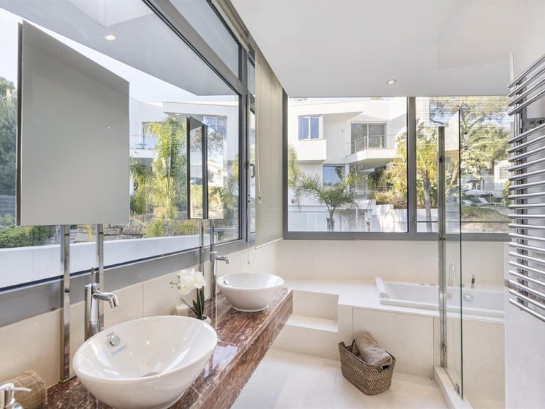 Town House for Sale in Golden Mile, Marbella, Malaga 11