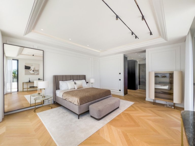 Villa for Sale in Golden Mile, Marbella, Malaga 25