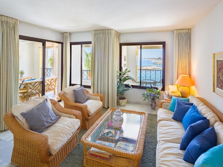 Apartment for Sale in Puerto Banús, Marbella, Malaga 24