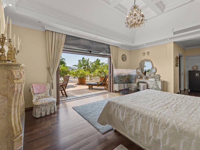 Villa for Sale in Nueva Andalucía, Marbella, Malaga 19