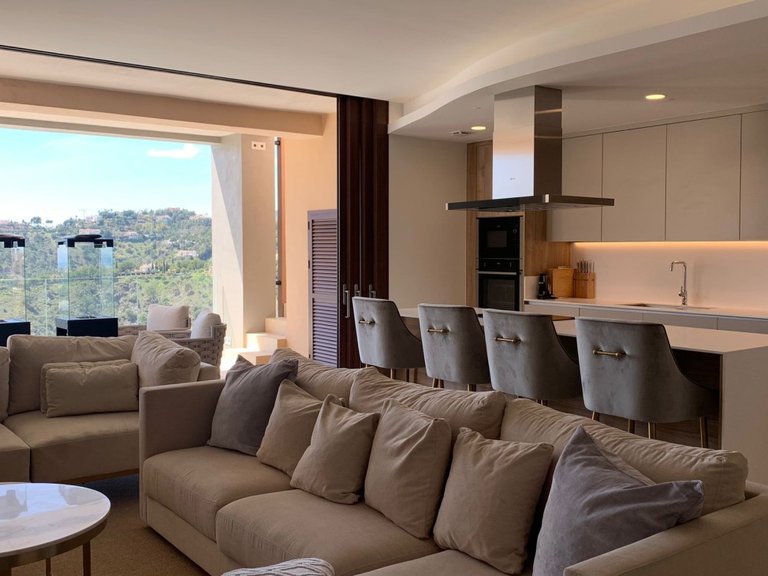 Apartment for Sale in La Quinta Golf, Benahavís, Malaga 2