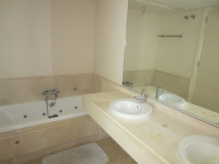 Apartment for Sale in Los Flamingos, Benahavís, Malaga 7