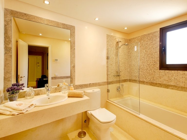Apartment for Sale in Estepona Playa, Estepona, Malaga 7
