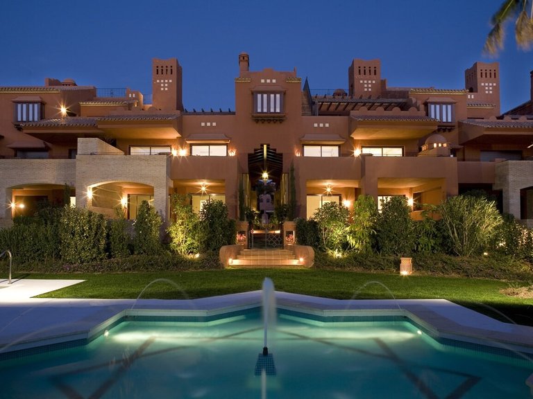 Apartment for Sale in Estepona Playa, Estepona, Malaga 10