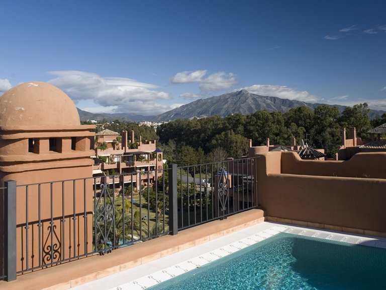 Apartment for Sale in Estepona Playa, Estepona, Malaga 11