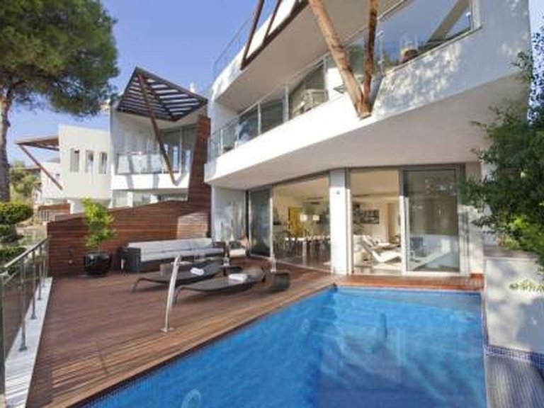 Apartment for Sale in Las Lomas de Sierra Blanca, Marbella, Malaga 1