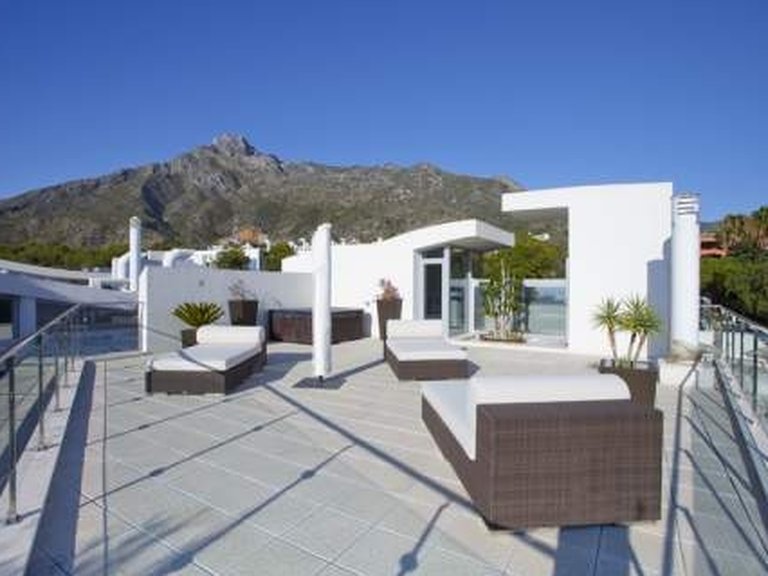 Apartment for Sale in Las Lomas de Sierra Blanca, Marbella, Malaga 9