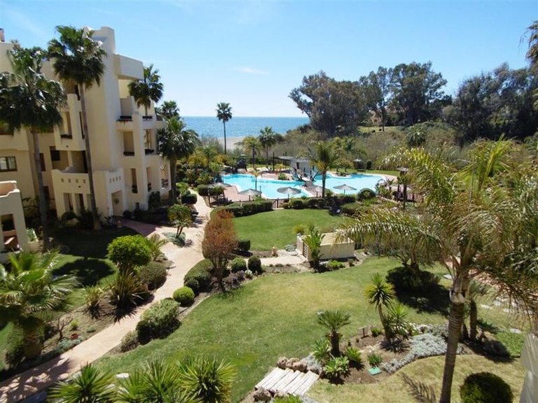 Apartment for Sale in New Golden Mile Playa, Estepona, Malaga 2