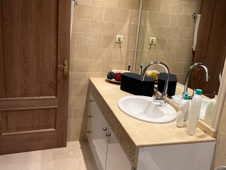 Apartment for Sale in Benalmádena Costa, Benalmadena, Malaga 19