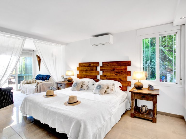 Villa for Sale in Marbella, Malaga 4