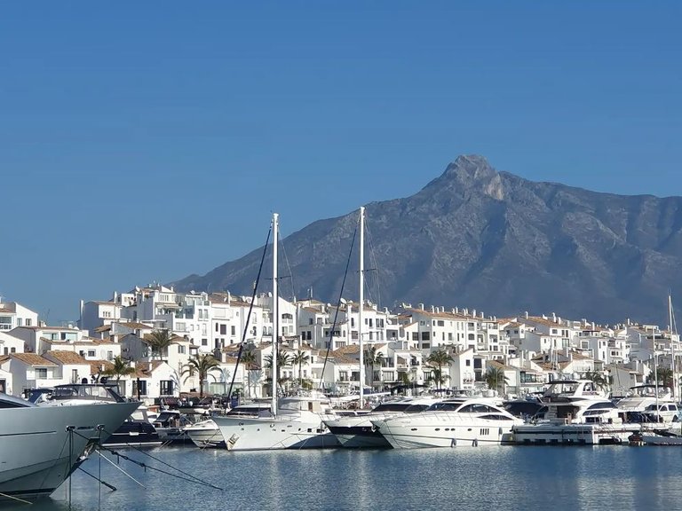 Apartment for Sale in Marbella, Malaga 7