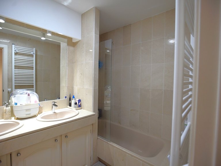 Apartment for Sale in Marbella, Malaga 12