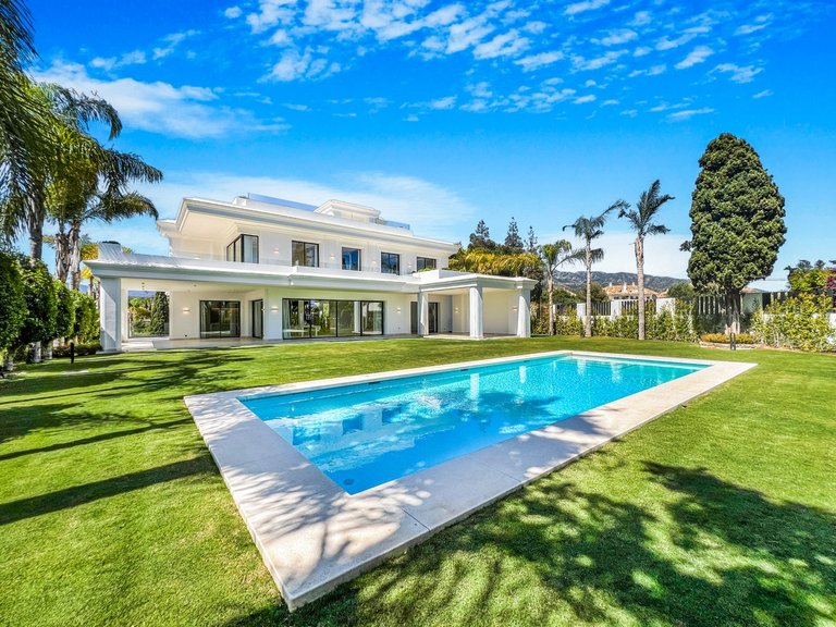 Villa for Sale in Las Lomas de Marbella, Marbella, Malaga 5
