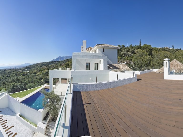 Villa for Sale in Los Monteros Alto, Marbella, Malaga 24