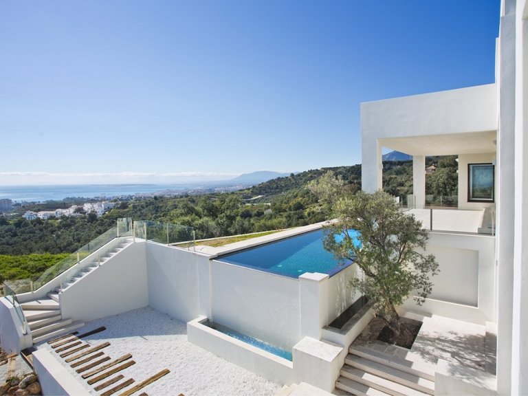 Villa for Sale in Los Monteros Alto, Marbella, Malaga 7