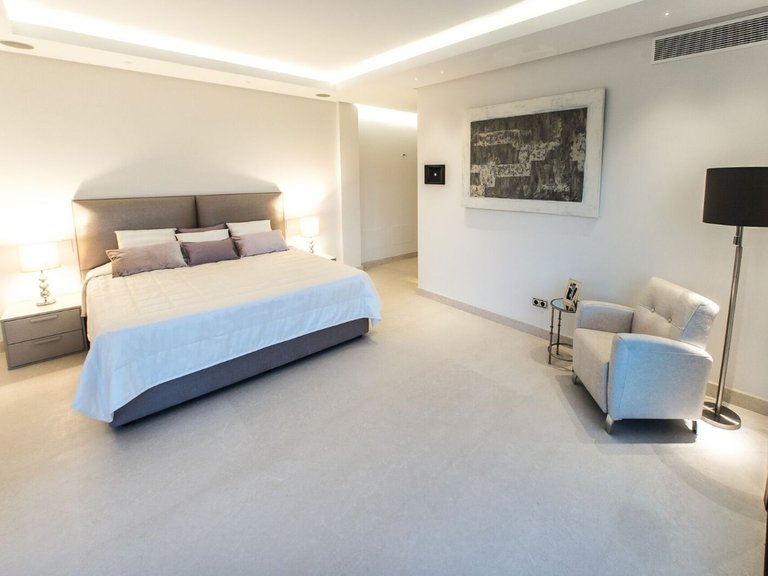 Villa for Sale in Los Monteros Alto, Marbella, Malaga 31