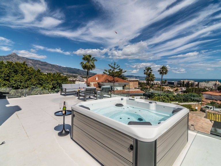 Villa for Sale in Nueva Andalucía, Marbella, Malaga 16