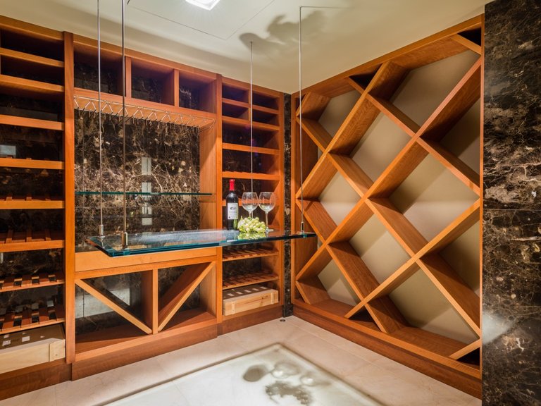 Villa for Sale in Nueva Andalucía, Marbella, Malaga 21