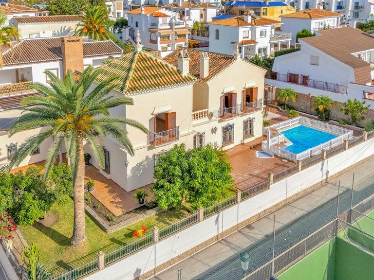 Villa for Sale in Nerja, Malaga 13