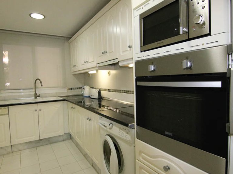 Apartment for Sale in El Velerín, Estepona, Malaga 12