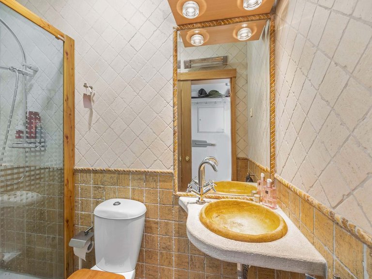 Villa for Sale in Albufeira, Algarve, Portugal 36