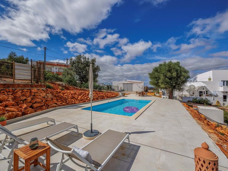 Villa for Sale in Portimão, Algarve, Portugal 1
