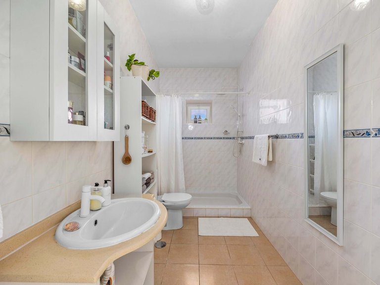 Villa for Sale in Portimão, Algarve, Portugal 26