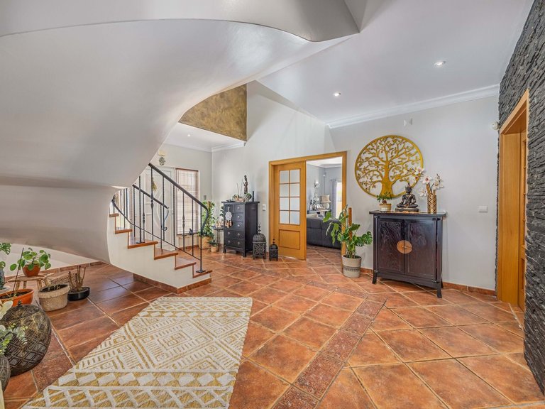 Villa for Sale in Albufeira, Algarve, Portugal 12
