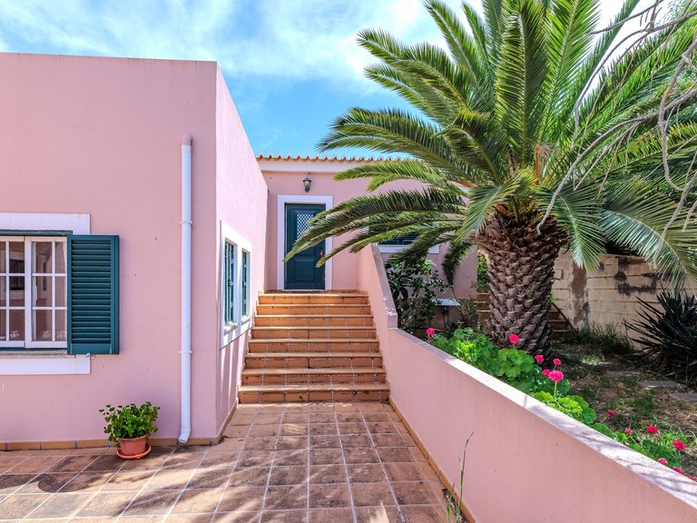 Villa for Sale in Lagoa, Algarve, Portugal 6