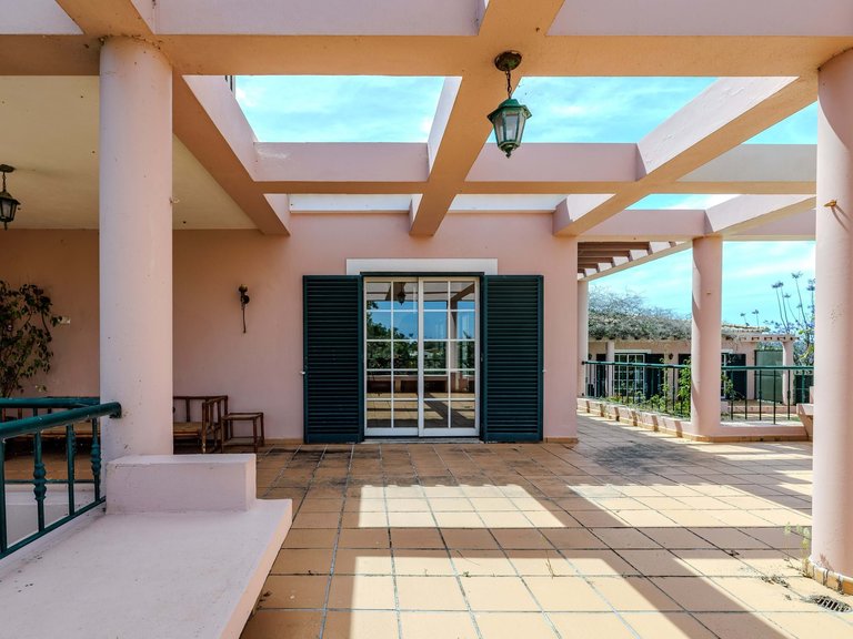 Villa for Sale in Lagoa, Algarve, Portugal 33